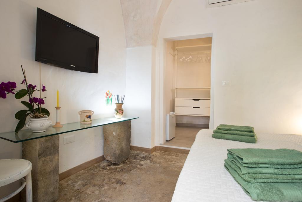 Giardino Nascosto Bed & Breakfast ตาเวียโน ห้อง รูปภาพ