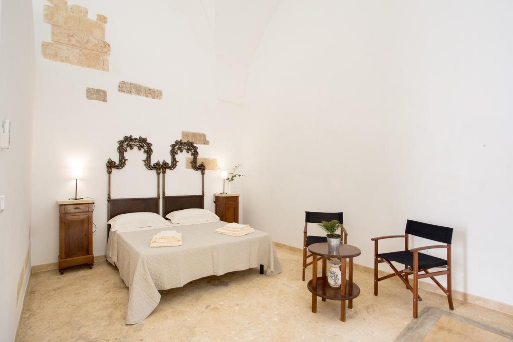 Giardino Nascosto Bed & Breakfast ตาเวียโน ห้อง รูปภาพ