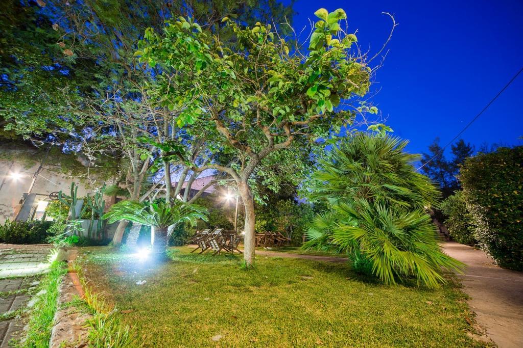 Giardino Nascosto Bed & Breakfast ตาเวียโน ภายนอก รูปภาพ