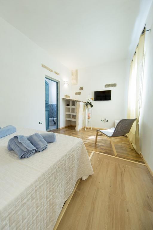 Giardino Nascosto Bed & Breakfast ตาเวียโน ห้อง รูปภาพ